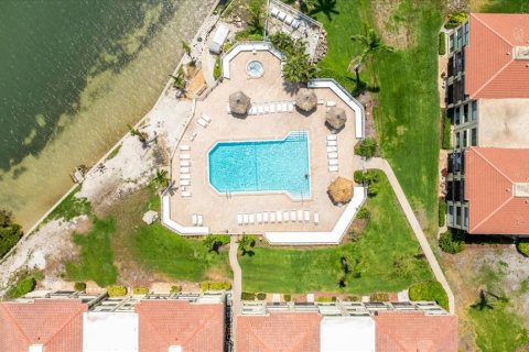 Condominio en venta en Saint Petersburg, Florida, 2 dormitorios, 106.84 m2 № 1771980 - foto 25