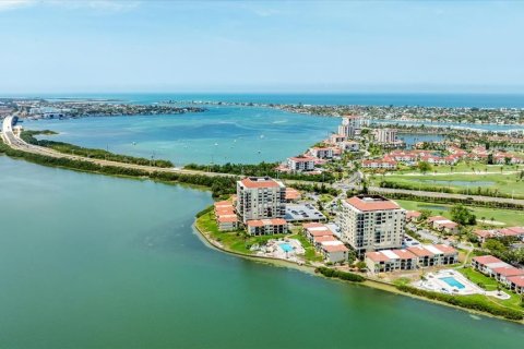 Condominio en venta en Saint Petersburg, Florida, 2 dormitorios, 106.84 m2 № 1771980 - foto 2