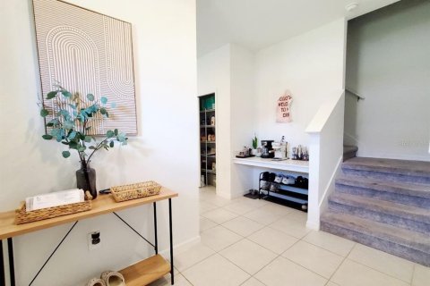 Touwnhouse à louer à San Antonio, Floride: 3 chambres, 166.02 m2 № 2167093 - photo 5