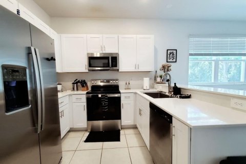 Touwnhouse à louer à San Antonio, Floride: 3 chambres, 166.02 m2 № 2167093 - photo 8