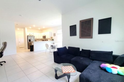 Touwnhouse à louer à San Antonio, Floride: 3 chambres, 166.02 m2 № 2167093 - photo 12