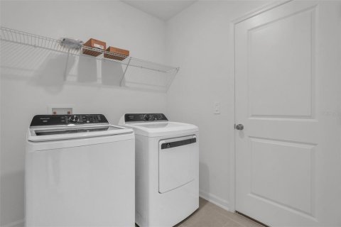 Villa ou maison à louer à Kissimmee, Floride: 4 chambres, 179.86 m2 № 2104689 - photo 19