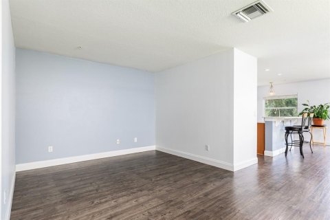 Townhouse in Altamonte Springs, Florida 3 bedrooms, 177.81 sq.m. № 1888559 - photo 5