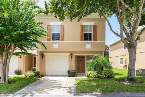 Townhouse in Altamonte Springs, Florida 3 bedrooms, 177.81 sq.m. № 1888559 - photo 1