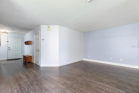 Townhouse in Altamonte Springs, Florida 3 bedrooms, 177.81 sq.m. № 1888559 - photo 4