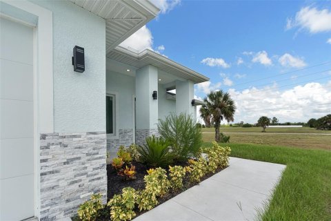 Villa ou maison à vendre à Placida, Floride: 4 chambres, 154.68 m2 № 2329315 - photo 3