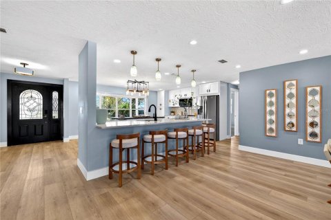 House in Saint Pete Beach, Florida 3 bedrooms, 180.51 sq.m. № 2396295 - photo 15