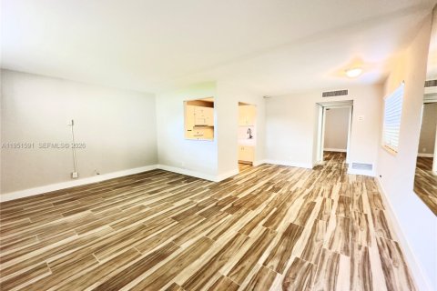 Condo in Delray Beach, Florida, 1 bedroom  № 2009466