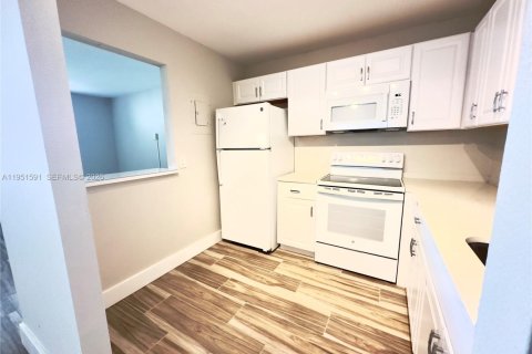 Condo in Delray Beach, Florida, 1 bedroom  № 2009466 - photo 3