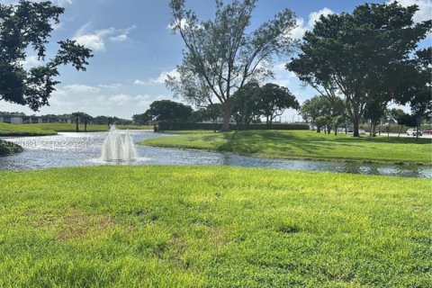 Condo in Delray Beach, Florida, 1 bedroom  № 2009466 - photo 19