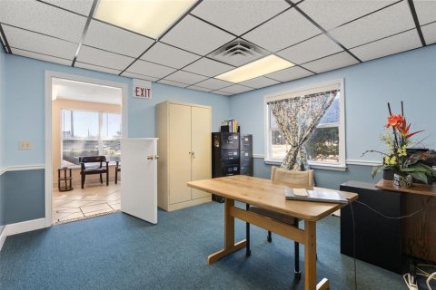 Commercial property in Tavares, Florida 224.08 sq.m. № 2379840 - photo 12