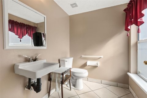 Commercial property in Tavares, Florida 224.08 sq.m. № 2379840 - photo 23