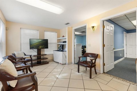 Commercial property in Tavares, Florida 224.08 sq.m. № 2379840 - photo 10