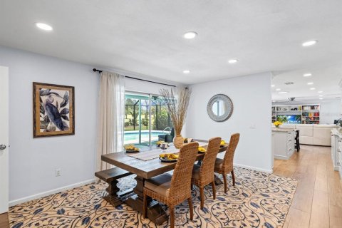 House in Dunedin, Florida 3 bedrooms, 162.76 sq.m. № 2227023 - photo 8