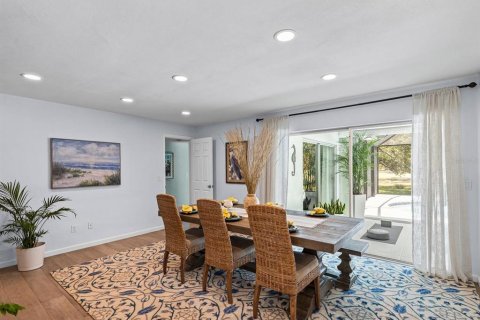 House in Dunedin, Florida 3 bedrooms, 162.76 sq.m. № 2227023 - photo 10