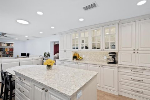 House in Dunedin, Florida 3 bedrooms, 162.76 sq.m. № 2227023 - photo 25