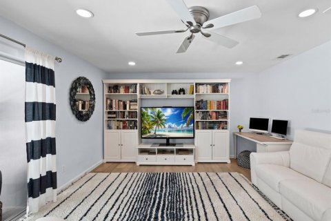 House in Dunedin, Florida 3 bedrooms, 162.76 sq.m. № 2227023 - photo 27