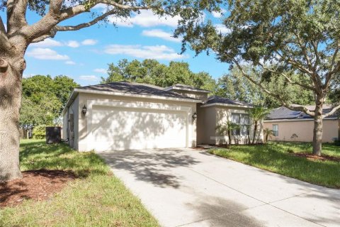 House in Eustis, Florida 4 bedrooms, 175.86 sq.m. № 1824401 - photo 2