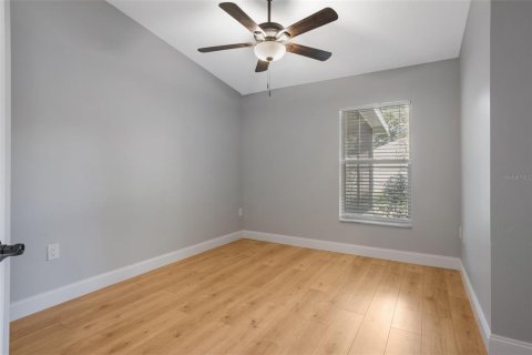 House in Eustis, Florida 4 bedrooms, 175.86 sq.m. № 1824401 - photo 20