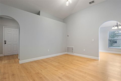 House in Eustis, Florida 4 bedrooms, 175.86 sq.m. № 1824401 - photo 6