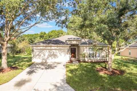 House in Eustis, Florida 4 bedrooms, 175.86 sq.m. № 1824401 - photo 3