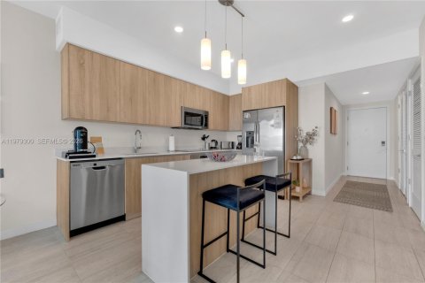 Condo in Miami, Florida, 1 bedroom  № 2079634 - photo 6