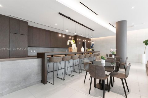 Condo in Miami, Florida, 1 bedroom  № 2079634 - photo 21