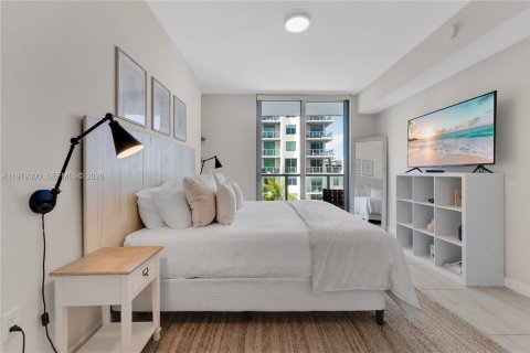 Condo in Miami, Florida, 1 bedroom  № 2079634 - photo 9