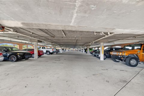 Condo in Tampa, Florida, 1 bedroom № 2112730 - photo 28