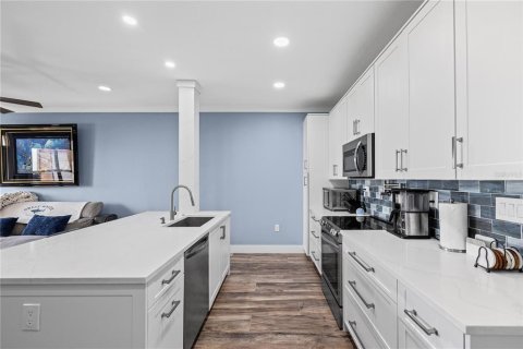 Condo in Tampa, Florida, 1 bedroom № 2112730 - photo 2