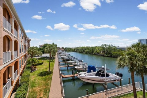 Condo in Tampa, Florida, 1 bedroom № 2112730 - photo 25