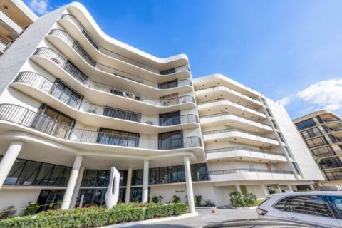 Condo in South Palm Beach, Florida, 2 bedrooms  № 2246477