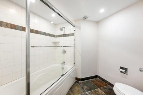 Condo in South Palm Beach, Florida, 2 bedrooms  № 2246477 - photo 12