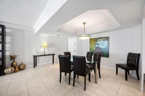 Condo in South Palm Beach, Florida, 2 bedrooms  № 2246477 - photo 25