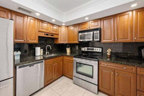 Condo in South Palm Beach, Florida, 2 bedrooms  № 2246477 - photo 21