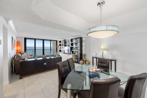 Condo in South Palm Beach, Florida, 2 bedrooms  № 2246477 - photo 27