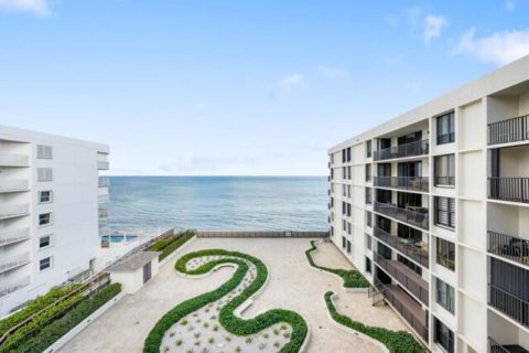 Condo in South Palm Beach, Florida, 2 bedrooms  № 2246477 - photo 2