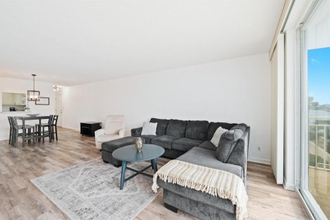 Copropriété à louer à Hillsboro Beach, Floride: 2 chambres, 92.9 m2 № 2174188 - photo 13