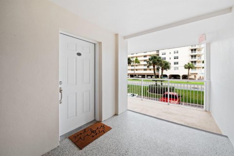 Copropriété à louer à Hillsboro Beach, Floride: 2 chambres, 92.9 m2 № 2174188 - photo 2