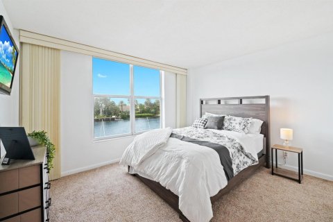 Copropriété à louer à Hillsboro Beach, Floride: 2 chambres, 92.9 m2 № 2174188 - photo 17