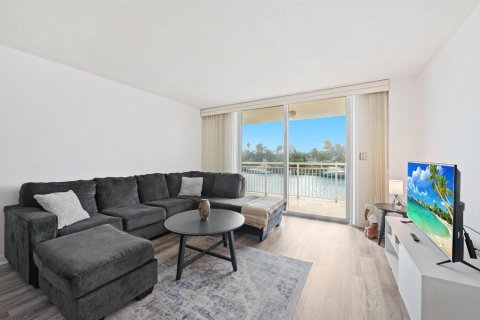 Copropriété à louer à Hillsboro Beach, Floride: 2 chambres, 92.9 m2 № 2174188 - photo 7