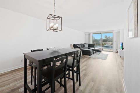 Copropriété à louer à Hillsboro Beach, Floride: 2 chambres, 92.9 m2 № 2174188 - photo 4