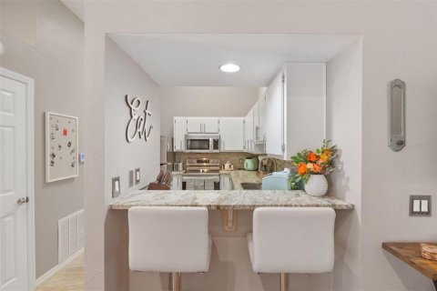 Condo in Gainesville, Florida, 1 bedroom  № 1808625 - photo 15