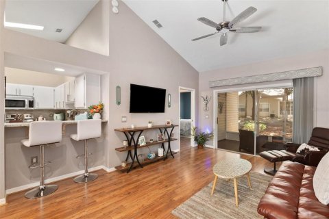 Condo in Gainesville, Florida, 1 bedroom  № 1808625 - photo 10