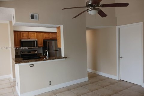 Copropriété à vendre à Tamarac, Floride: 1 chambre, 64.57 m2 № 2091356 - photo 4