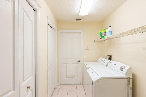 Casa en venta en Palm Coast, Florida, 3 dormitorios, 192.21 m2 № 1680605 - foto 18