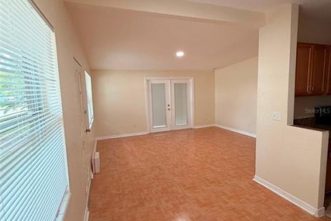Villa ou maison à vendre à Tampa, Floride: 4 chambres, 116.31 m2 № 2156837 - photo 2