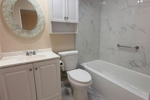 Villa ou maison à vendre à Tampa, Floride: 4 chambres, 116.31 m2 № 2156837 - photo 5