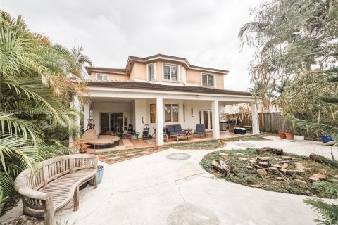House in Miami, Florida 6 bedrooms, 243.22 sq.m. № 1865666 - photo 29