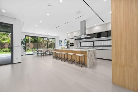 Купить виллу или дом в Форт-Лодердейл, Флорида 4 спальни, 353.4м2, № 1975750 - фото 8